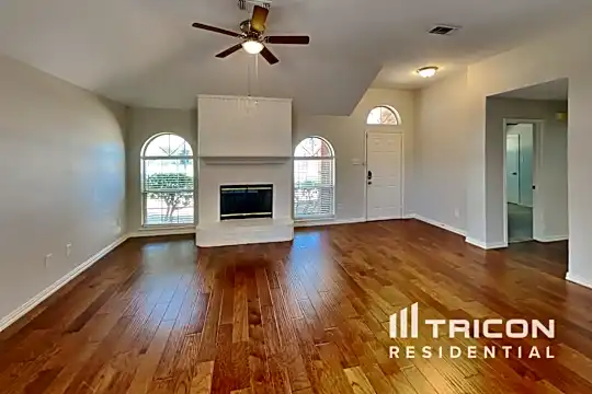 1735 Stewart Street Photo 2