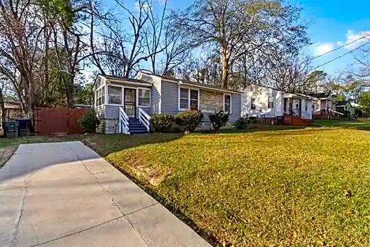 1613 Hernando Dr Photo 2