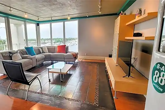 2800 E Sunrise Blvd #7F Photo 2