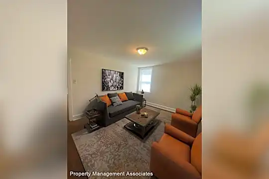 1301 Montgomery Ave Photo 2