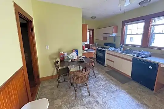 59 Quincy St Photo 1