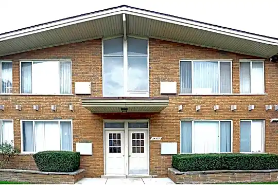 24587 Kelly Rd Photo 1