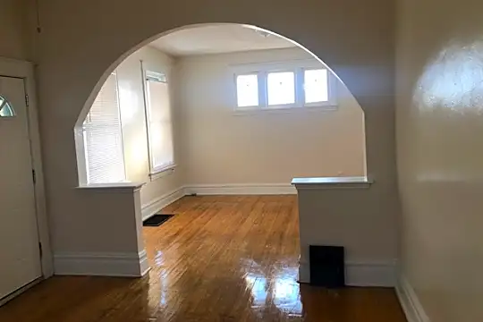 8613 Octavia Ave Photo 2