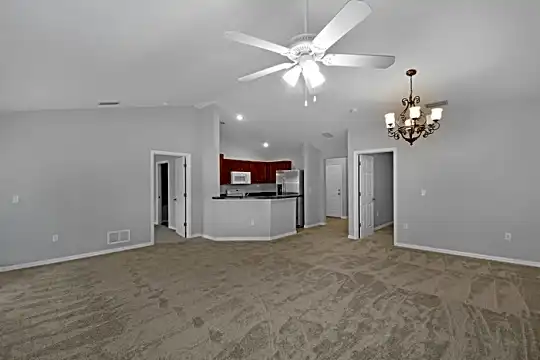 304 Brookdale Loop Photo 2