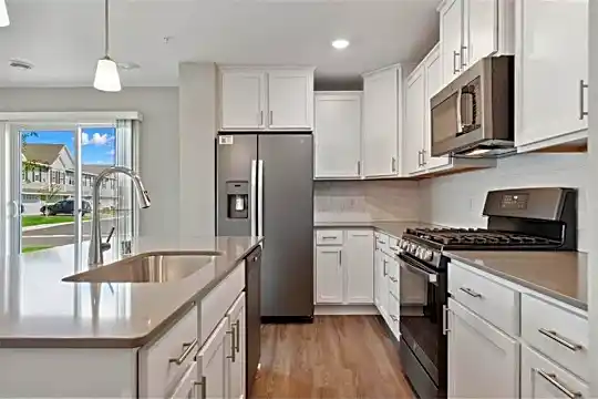 10903 Garland Pl N Photo 1