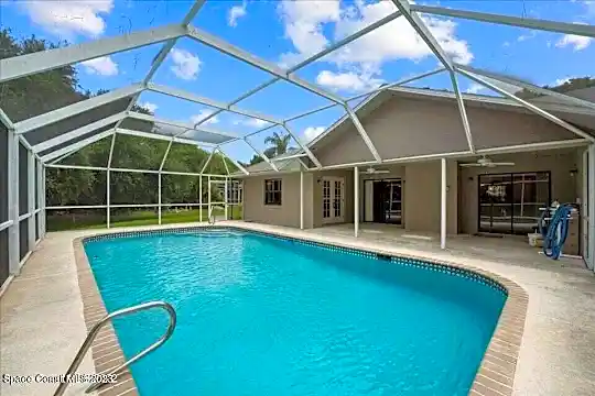 3050 Water Oak Dr Photo 1