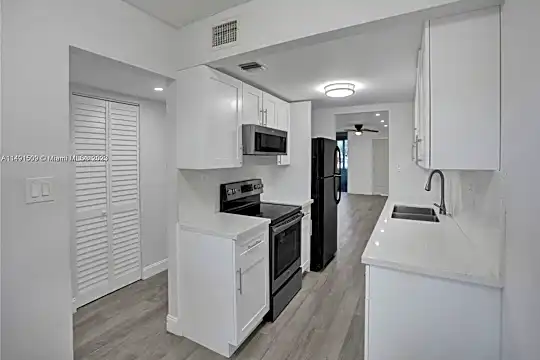 3161 NW 47th Terrace #101 Photo 1
