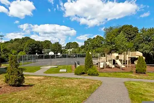 2 McCusker Dr Photo 2