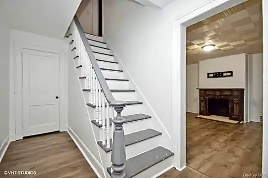 145 Chambers St Photo 2