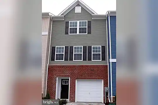 244 Magellan Dr Photo 1