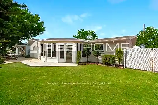 4905 Calais Drive Photo 2