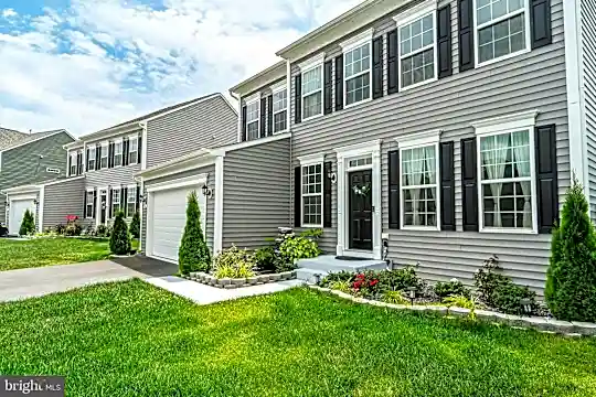 106 Alliance Ct Photo 1