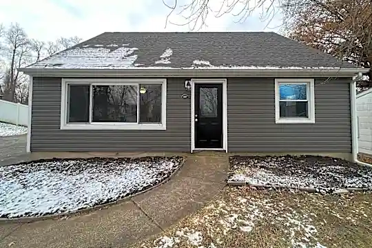 1057 Avondale St Photo 1