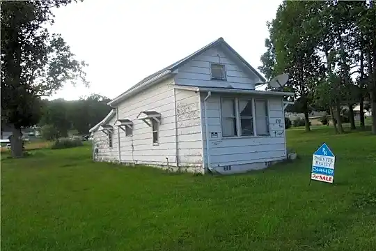 670 N 5th St Photo 2