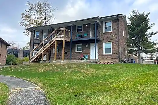 301 Poage Ct #D Photo 2