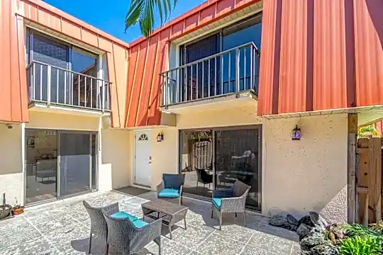 3211 Gardens E Dr #A Photo 2