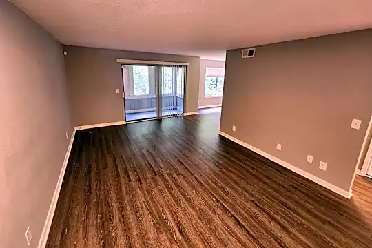 233 Seasons Pkwy Photo 1