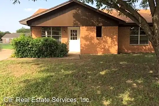 520 Karen Dr Photo 1