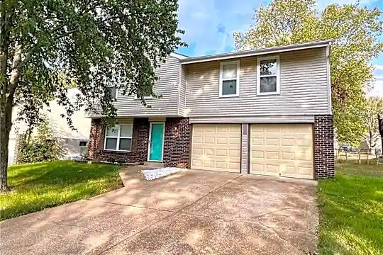 3176 Pinebrook Dr Photo 1