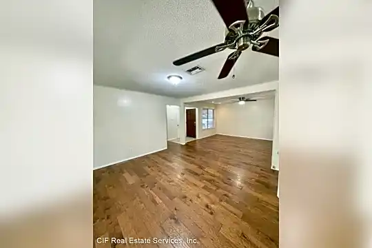 2806 Denise Dr Photo 2