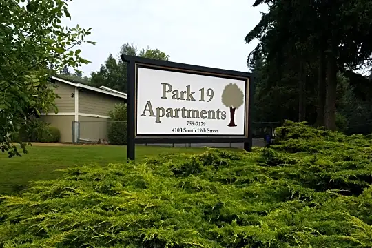 Park 19 Apartments Photo 2