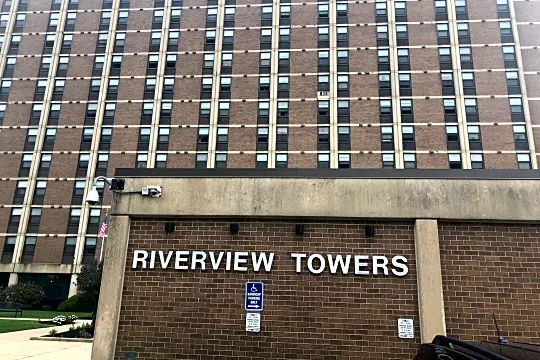 Riverview Towers Apartments Photo 2