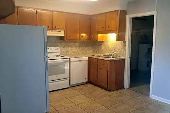 104 Brush Blvd Photo 2