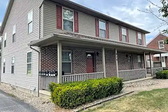 914 E Front St Photo 1