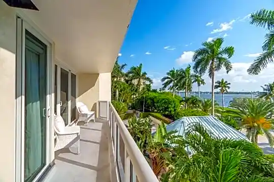1617 N Flagler Dr #3A Photo 2
