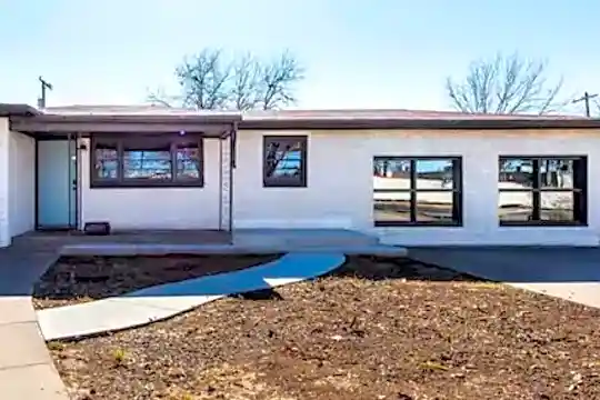 3605 35th St Photo 2