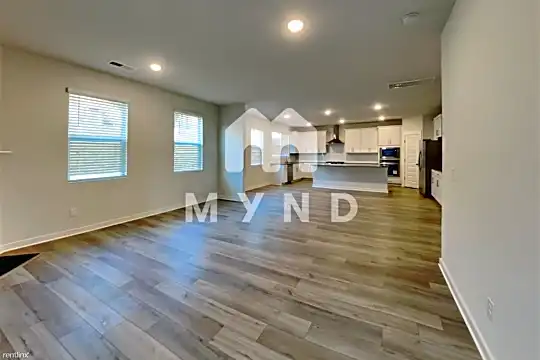 603 Snapdragon Ln Photo 2