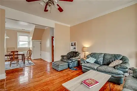 3901 Newport Ave #2E Photo 2
