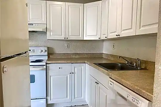 2209 NW 55th Terrace #2209 Photo 1