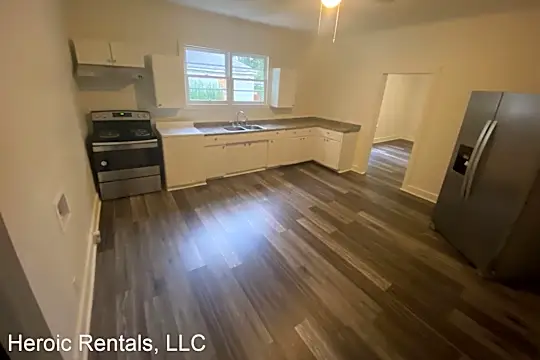 382 Farley Street Photo 2