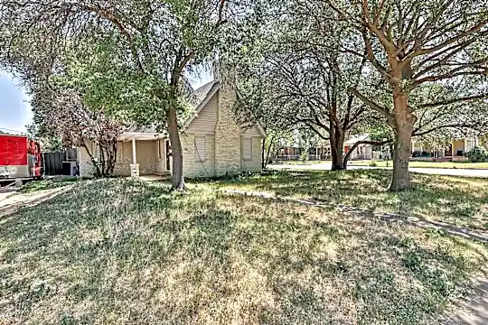 1923 23rd St Photo 2