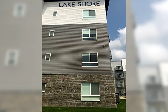 Lake Shore Apartments Photo 1