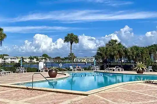 105 Pompano Dr SE Photo 1