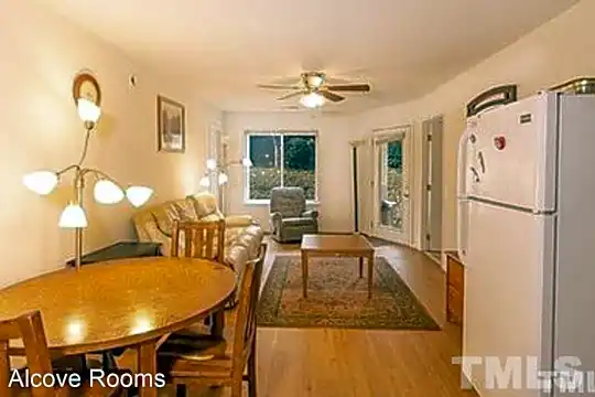 1411 Collegiate Cir Photo 1