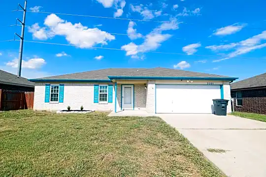 3201 Tom Lockett Dr Photo 1