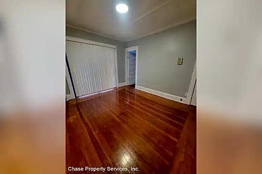 16 Sumner Ave Photo 1