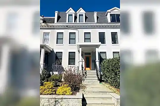 643 Lamont St NW Photo 1