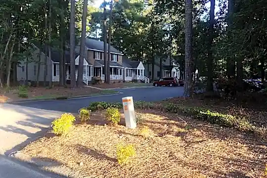 Parkwood Place Photo 1
