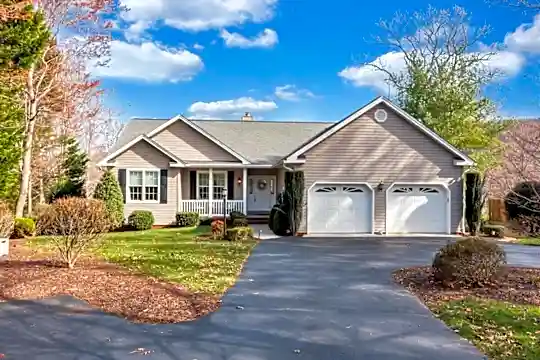 232 Deerwood Dr Photo 1