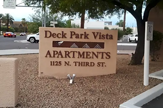 Deck Park Vista Apartments Photo 2