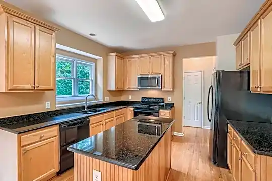 62 Potomac Dr Photo 2