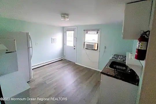 213 Sheridan Ave #B Photo 2