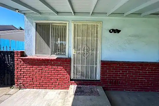 4963 Sereno Dr Photo 2