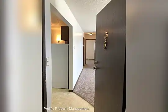 516 19th St SW Photo 2