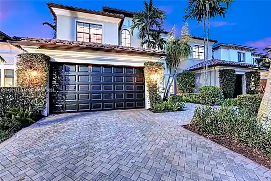 17798 Cadena Dr Photo 2