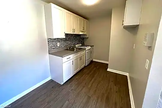386 Stuyvesant Ave. Photo 1
